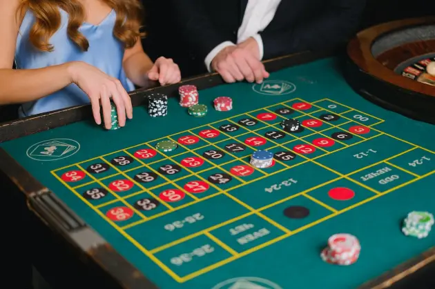Live dealer roulette game being played at a Solana casino with SOL chips